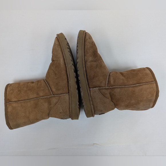 Classic chestnut brown suede and wool Ugg boots size 10 - Picture 2 of 8